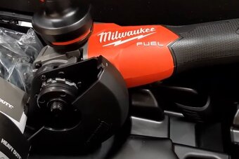 úhlová bruska Milwaukee M18 FSAGV125XB-0 - 2