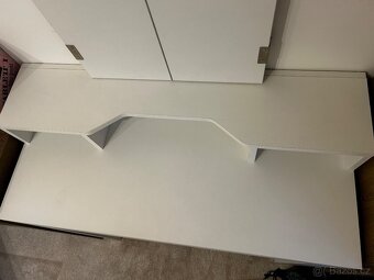 Kosmetický stolek - 2