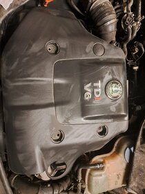 Kryty motoru Passat a Superb - 2