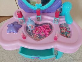 Dětský kosmetický stoleček s příslušenstvím - 2