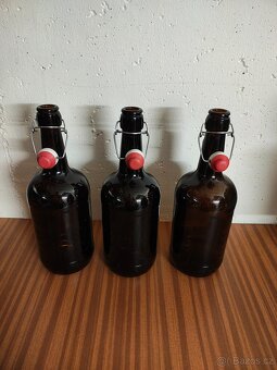 2l láhve s patentním uzávěrem, pivovar Břevnov. - 2