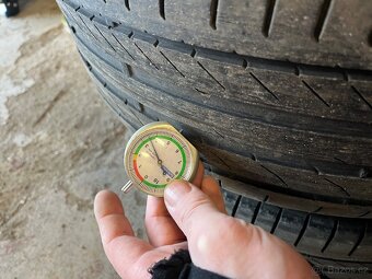 Letní pneu 235/45 R17 17W - 2