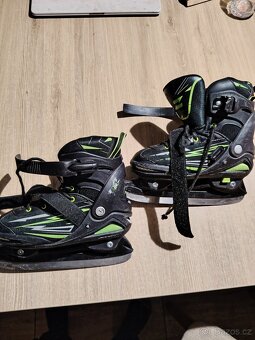 Dětské stavitelné brusle 37-40 - 2