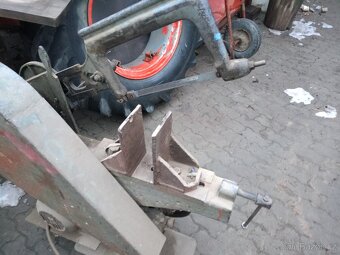 Prodám starou pilku na zelezo - 2