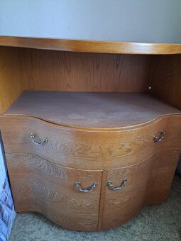 Krásný příborník 4 ks,skříňky s policemi - 2