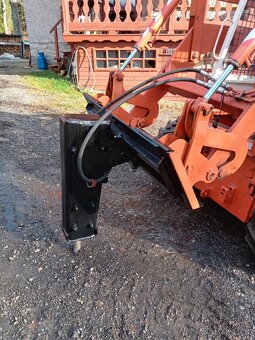 Kladivo na bobcat - 2