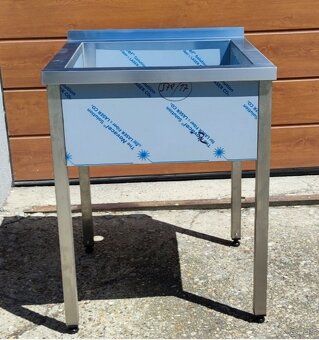 Nerezový svařovaný dřezů - 2