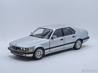 BMW E32 730i 1:18 Minichamps - 2