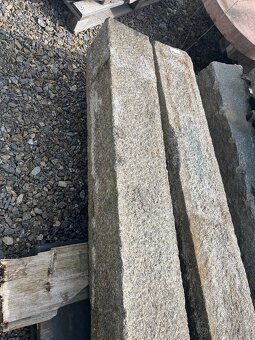 Vratové sloupy žulové - 2