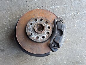 Škoda Octavia  3-4  2.0 TDI levá těhlice - 2