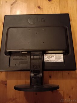 Monitor LG - 2