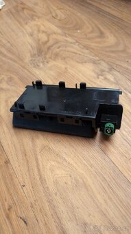 Přihrádka s USB passat B8 - 2
