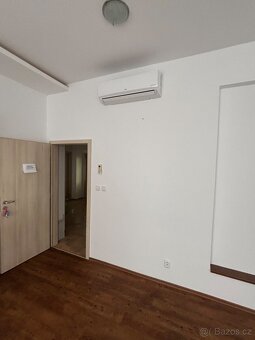 Kancelář v centru Ivančic - 2