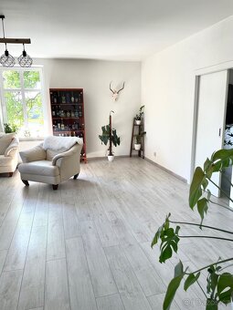 ☀️ Slunný byt 3+1 po rekonstrukci – celé patro,zahrada,sklep - 2