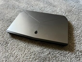 Alienware r2 15" - 2