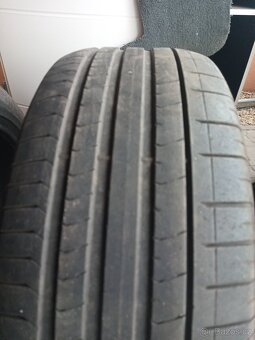 275/45/21: Pirelli - 2