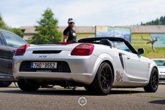 Toyota MR-2 - 2