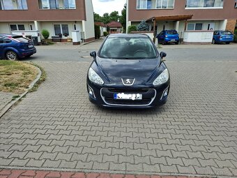 Peugeot 308 1.4 benzín 72kw koupeno v ČR - 2