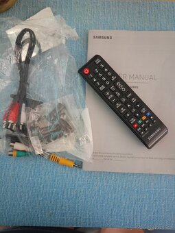 Samsung Smart TV 32" - 2