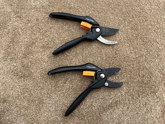 zahradní nůžky Fiskars - 2