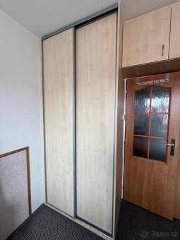 Vestavěná skříň - 2