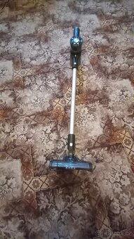 Tyčový a ručni vysavač značky Eta - 2