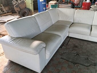 Kožená bílá sedačka - 2