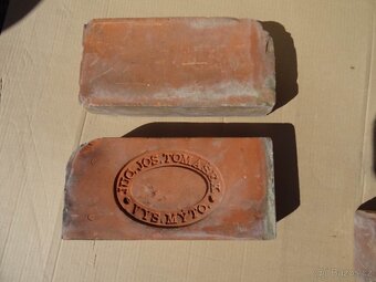 Cihly značky JUC.TOMÁŠEK , VYSOKÉ MÝTO atd . - 2