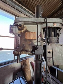 Prodávám Použitá vrtačka VS 32 B, r. v. 1988 - 2