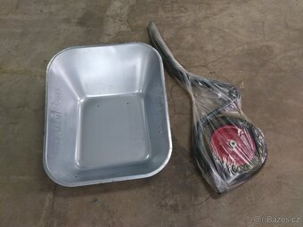 Nové zahradní kolečko 70 l – v igelitu - 2