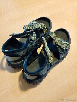 Quechua Decathlon sandály - 2