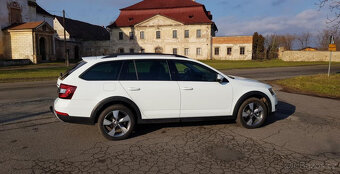 Škoda Octavia Scout 4x4 7-DSG - 2