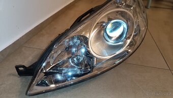 Peugeot 407 levý XENON - 2