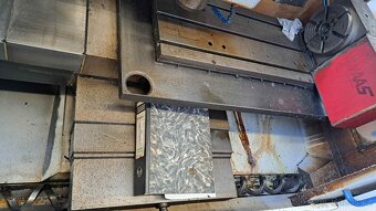 Obráběcí centrum Haas VCE 750 - včetně 4-té osy - 2