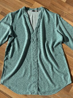 Halenka s jemným vzorem, vel. M - 2