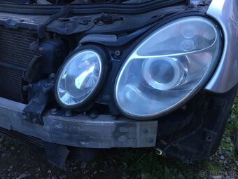 MB w211 světla přední xenon - 2