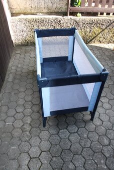 cestovní skládací postýlka - 2