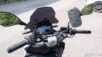 Aprilia SR gt 200 - 2