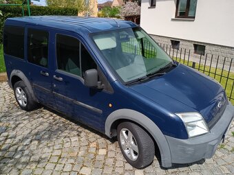 Ford Tourneo Connect 1.8i 85kw Benzín // TAŽNÉ // - 2