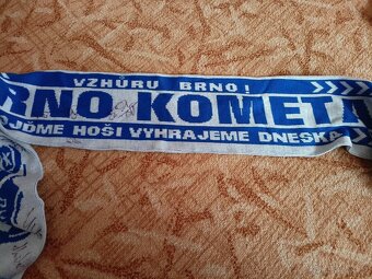 Hokej šála 2013/14 HC Kometa Brno - podpisy - 2