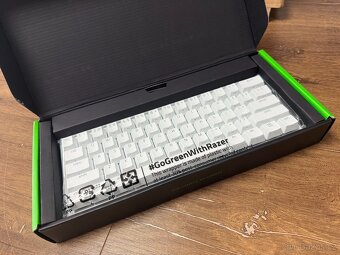 Herní klávesnice Razer Huntsman V3 Pro Mini, bílá - 2