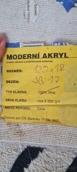 Koberec se vzorem v super stavu - 2