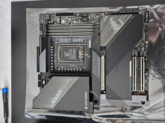 Gigabyte Z690 AORUS Master – kompletní originál balení - 2