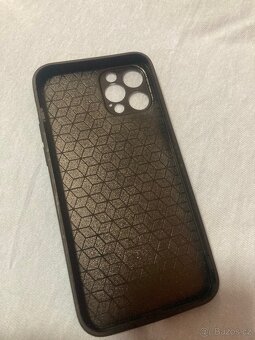 Kryty na iPhone 12 - 2
