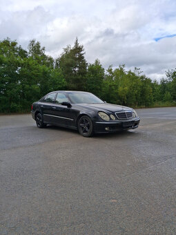 Prodám Mercedes Benz W211 sedan 220cdi rok výroby 2003 - 2