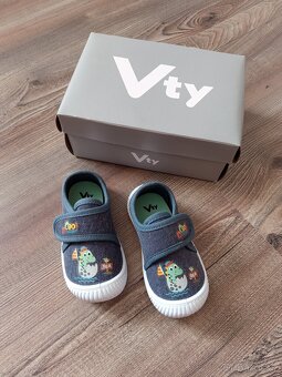 Chlapecké tenisky VTY (vel. 21) - 2