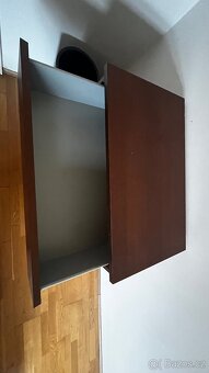Komoda se supliky - 2