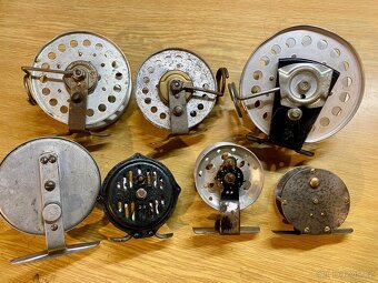 Historické navijáky na ryby - 2