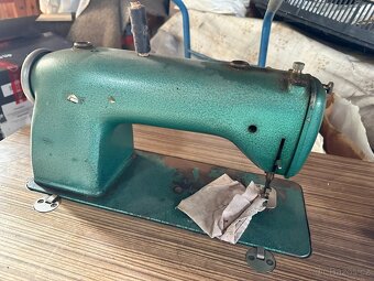 Průmyslový šicí stroj ZPA-Prešov - 2