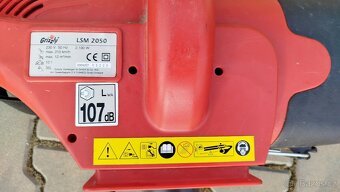 Vysavač a fukar na listí 220V - 2